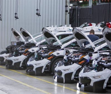 通用汽车完成了130辆自动驾驶的雪佛兰Bolt试验车的批量生产
