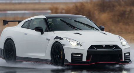 日产GT-R Nismo赢得了更多的动力来征服潮湿的赛道