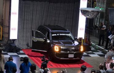 起亚最大最豪华的SUV正式投入生产