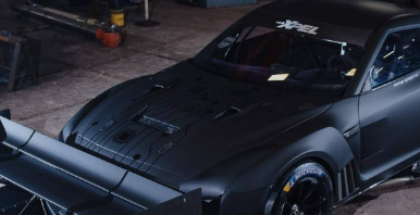 日产GTR是今年克尼斯纳山坡上的蝙蝠车风格的车辆