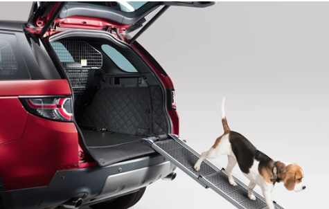 路虎推出了一系列新的宠物装备包 以确保动物能够舒适地运输