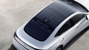 2020年现代索纳塔混合动力车亮相太阳能车顶