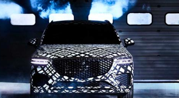 捷尼赛思官方发布旗下第二款SUVGV70谍照 新车预计会在10月份发布