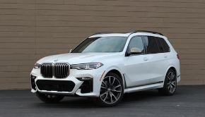 2022年宝马X8逼真的渲染显示类似创世纪的分裂灯