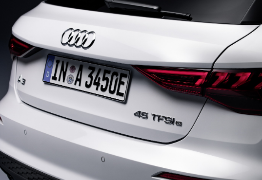 2021奥迪A3 Sportback 45 TFSI e是242 HP插入式混合动力