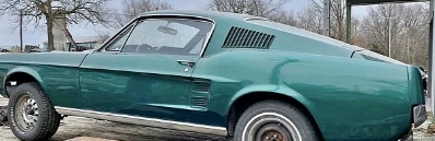 这款尘土飞扬的1967年福特野马Fastback将获得真正应得的新款V8