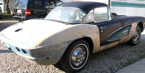 停放50年未还原的1961 Chevrolet Corvette Barn Find已完成99％