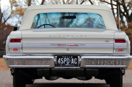 匹配号码1964 Chevrolet Chevelle SS降低了里程