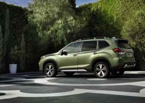 2021年斯巴鲁森林人还是丰田RAV4的表现更好