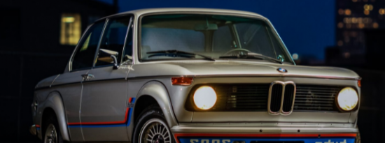 前身 BMW 02 系列有自己的标志性标志