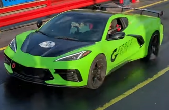 C8 Corvette Drag Races 拉​​力赛参加者摧毁了所有比赛