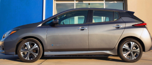 2021 年日产 Leaf 掀背车属于较新的电动跨界 SUV