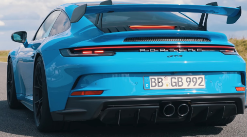 2022 保时捷 911 GT3 加速测试四分之一英里通行证会让你大吃一惊