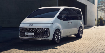 现代酷炫的新型 Starship-Like Staria MPV 实际上是 ICE