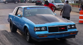 亚硝酸别克君威与骑士骑士灯吸烟 Fox-Body Mustang