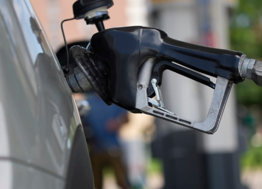 新报告表明针对汽油超级用户的电动汽车激励措施