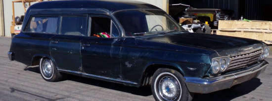 这辆 1962 年的雪佛兰 Impala 灵车改装是其产品组合的一部分