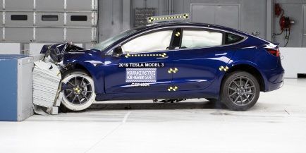 特斯拉 Model 3 被 IIHS 恢复最高安全等级