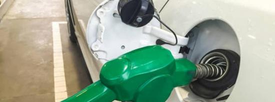 汽油油箱漏油用哪种胶水粘？油箱破了换个多少钱