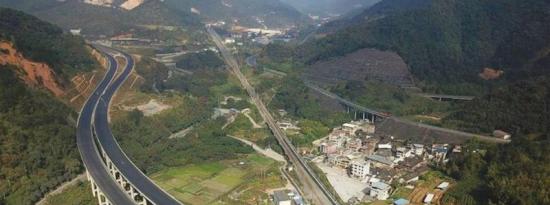 为什么叫厦蓉高速？厦蓉高速魔鬼路段有多吓人