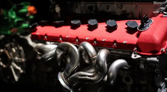 法拉利的混合动力超级跑车将配备三台电动机