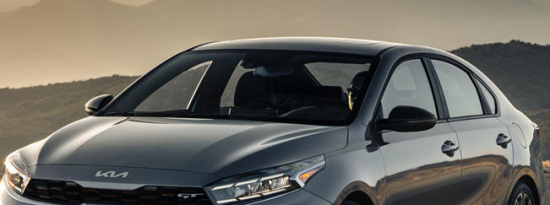 展示外观锐利的2022起亚Forte