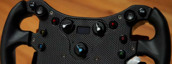 Fanatec的McLarenGT3车轮又回来了而且换挡很漂亮