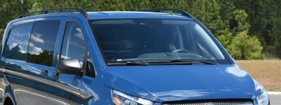 2月17日梅赛德斯奔驰Metris可以采用客货车配置